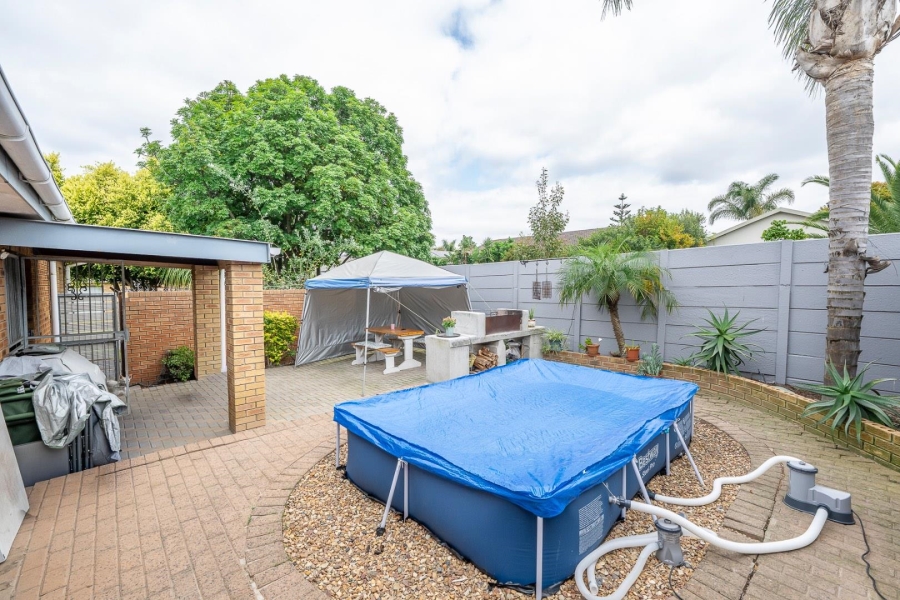 2 Bedroom Property for Sale in Brackenfell South Western Cape